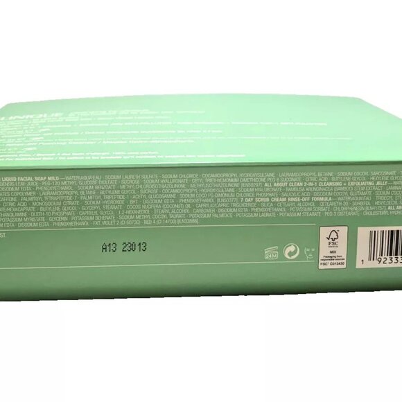 Clinique Cleansing By Clinique  4 Piece Cleansing Set  Travel Size - Picture 2 of 4